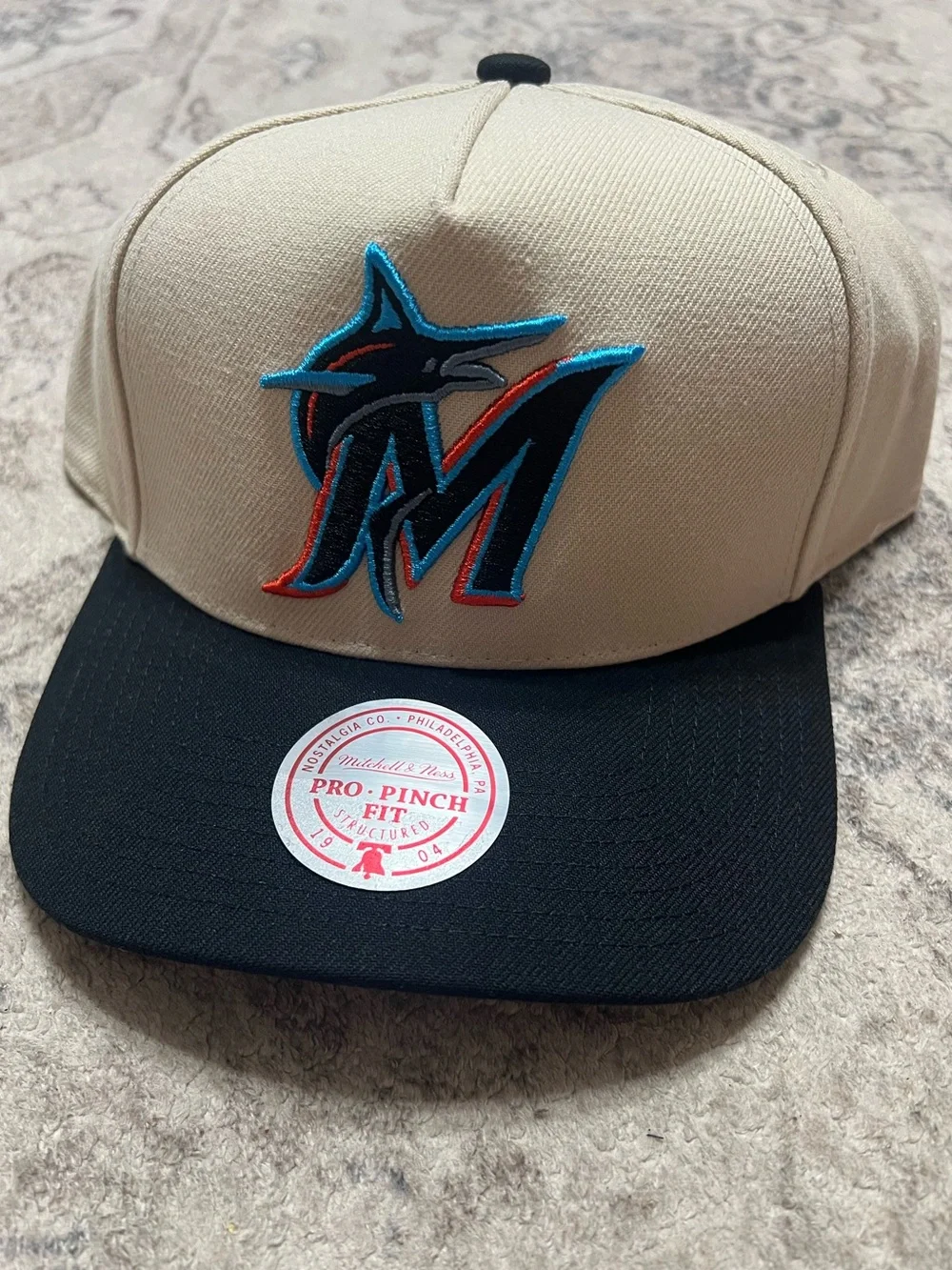 Mitchell & Ness Miami Marlins Pro Pinch Fit snapback hat